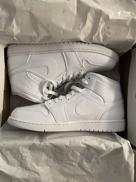 Jordan 1 mid tripple White (Neu (gemäss Beschreibung)) in Jegenstorf ...