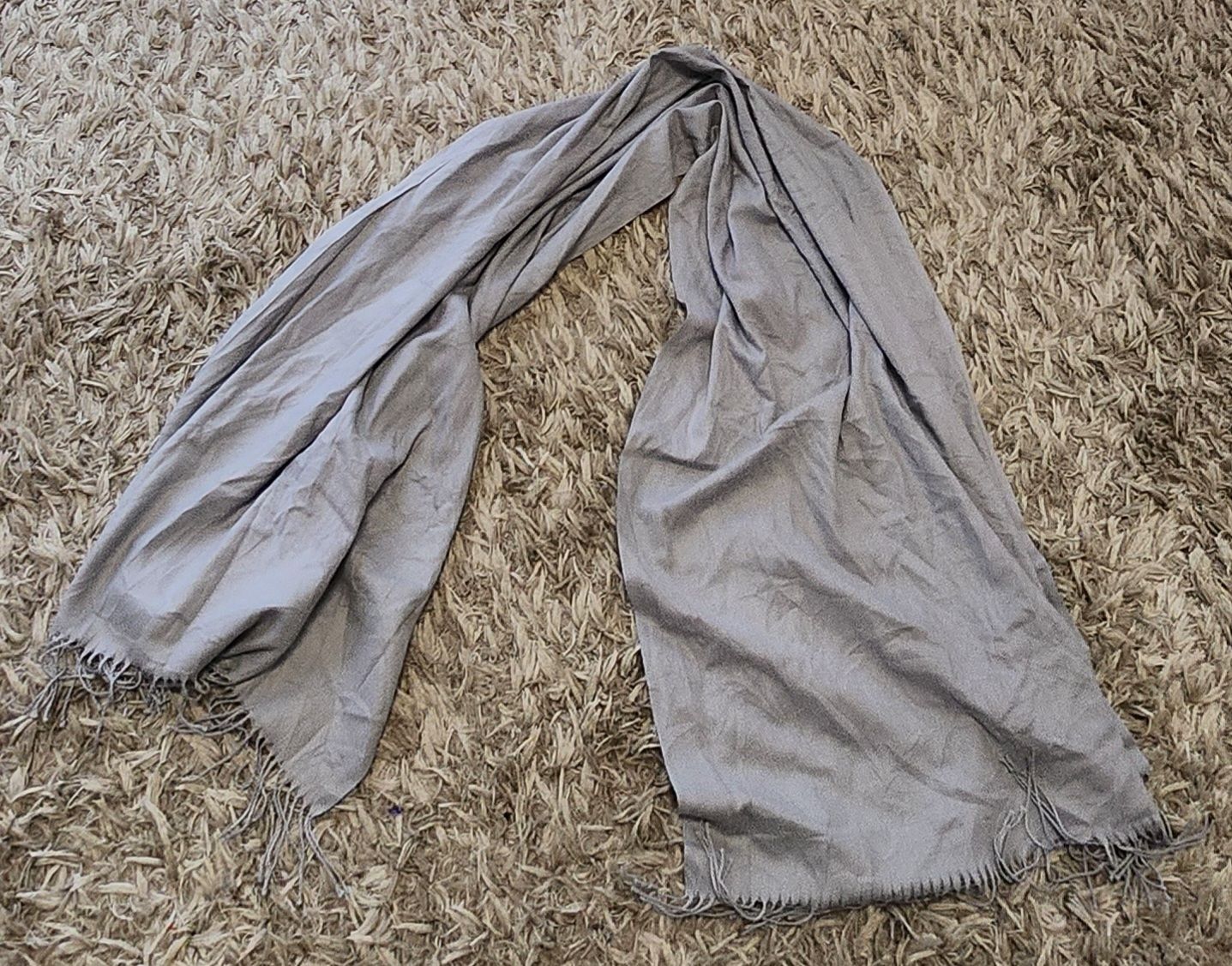 Foulard & Sciarpe: Écharpe en cachemire gris avec franges, 176x67cm – Usato da Niedergösgen venduto da Eva2410 6
