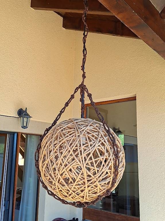 Lustres & lampes de plafonds: Lampe "Boule à corde" suspendue – D'occasion à Coffrane par Skukuza