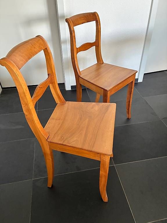 Tische: Alter Tisch mit 2 Stühlen Biedermeier – Gebraucht aus Bassersdorf von Watchme02 1