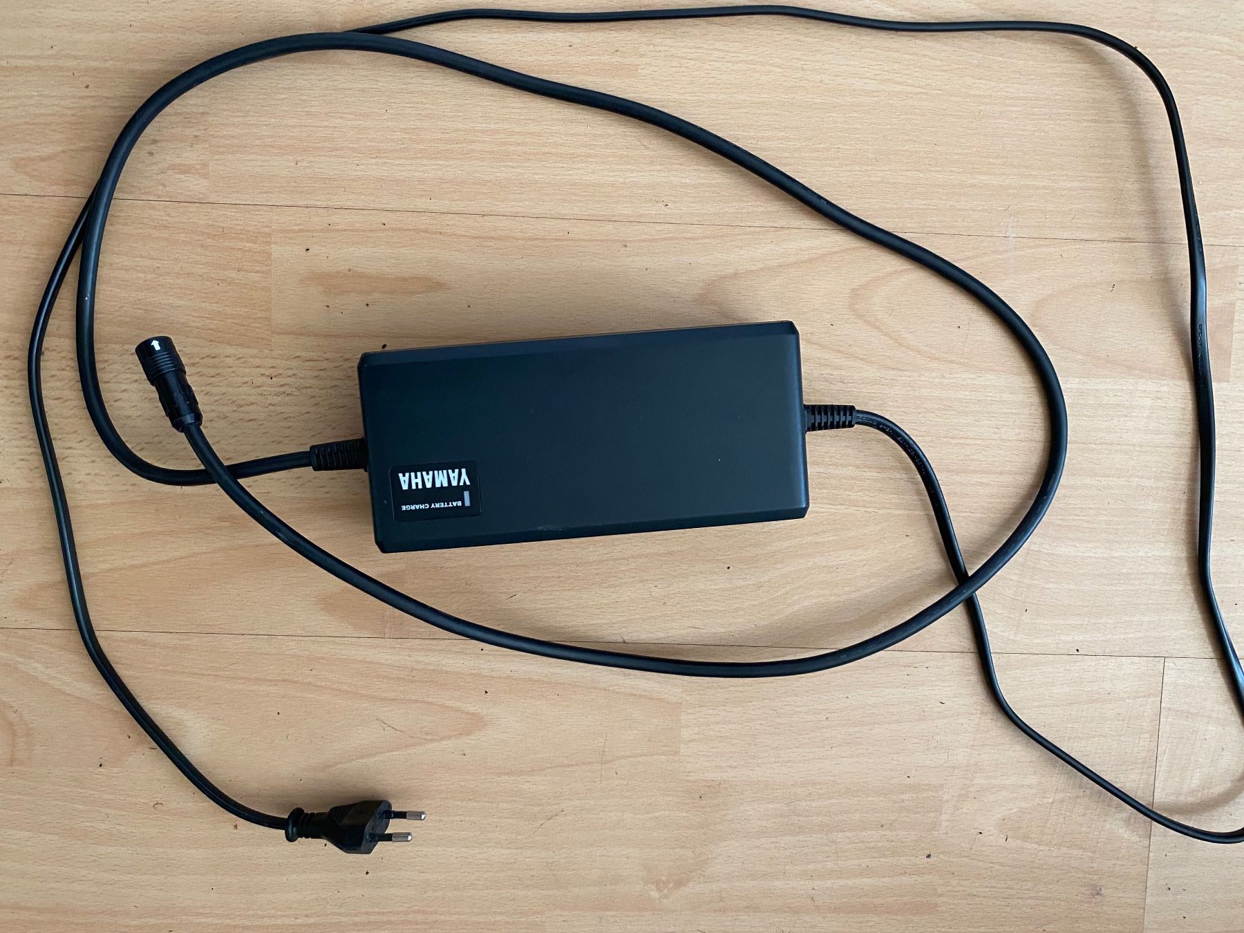 Yamaha Caricabatterie: Yamaha ladestation – Usato da bern venduto da Philipp_021 1