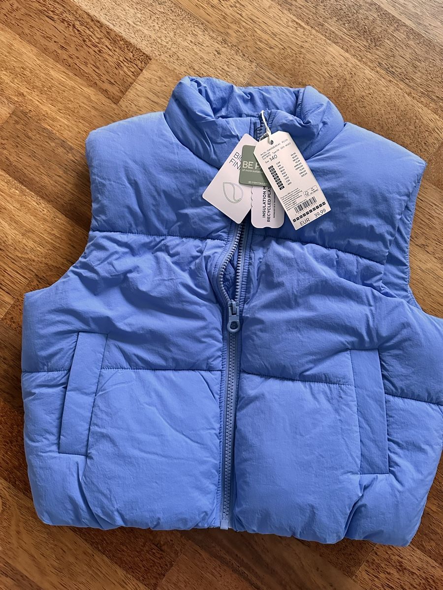 Tom Tailor Autres vêtements garçon: Tom Tailor Steppweste, neu, Gr. 140 – Neuf avec emballage d'origine à Stäfa par Oster_glocke