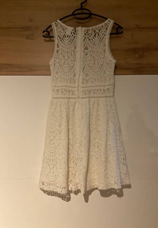 Robes: Weisses Sommerkleid  – D'occasion à Basel par cwe_zyg5 1