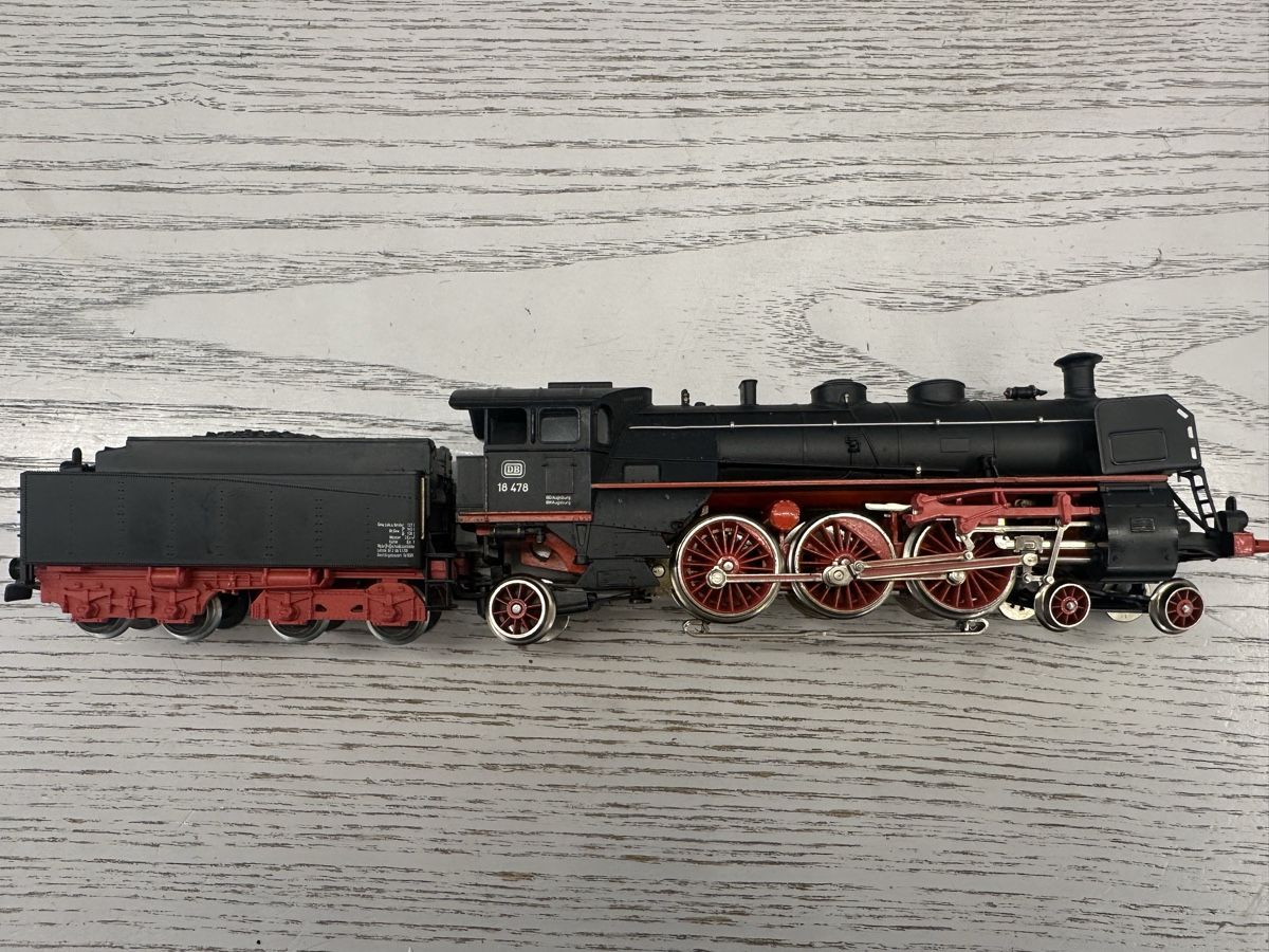 Märklin Modellini di ferrovie: Märklin 3091 DB BR 18 – Usato da Lupsingen venduto da New-Haven 3