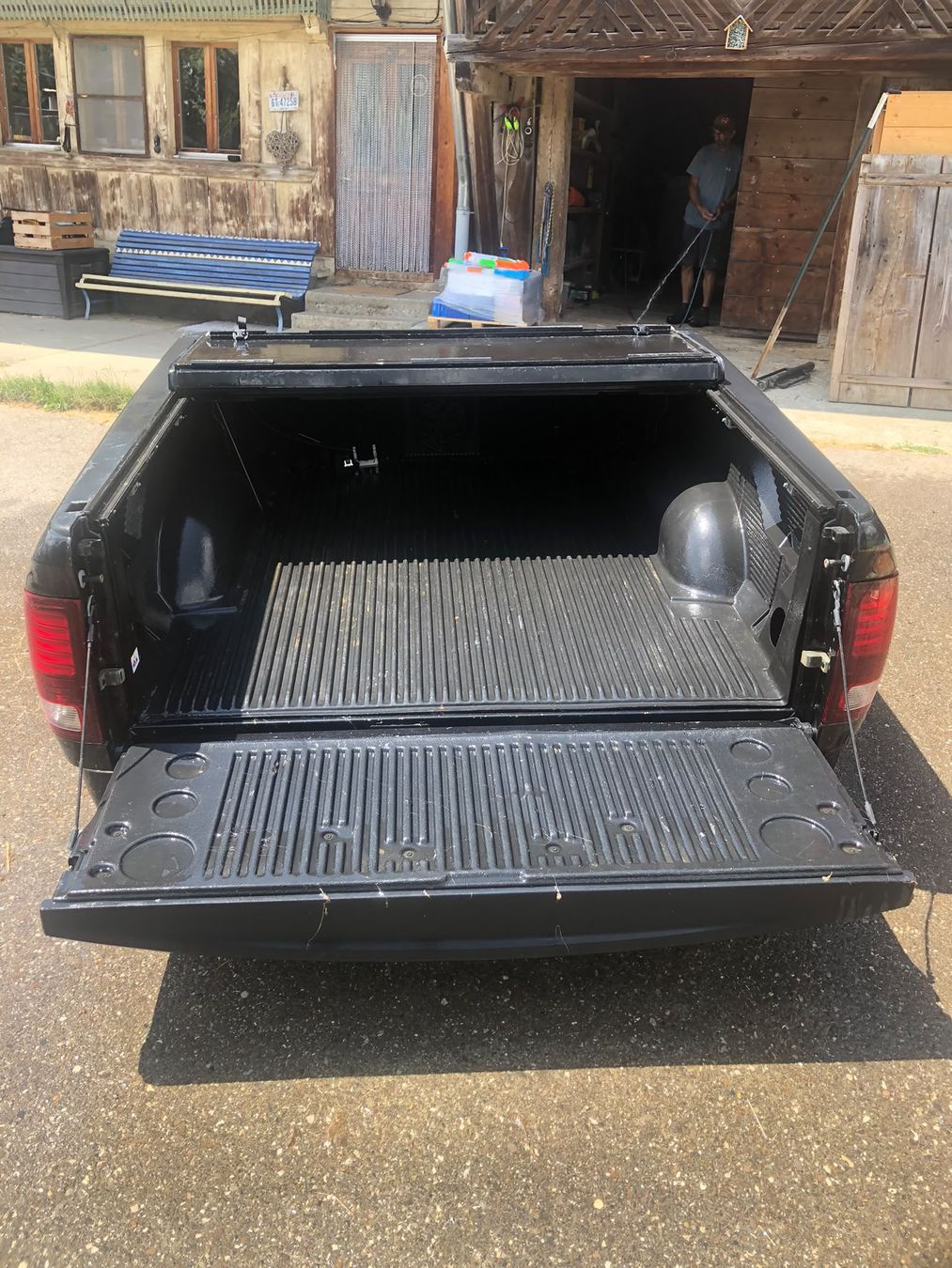 Tutti pezzi di ricambio auto: Ram 1500 benne avec couvert 2016 bon état – Usato da Le mouret venduto da mar_wy8n 3