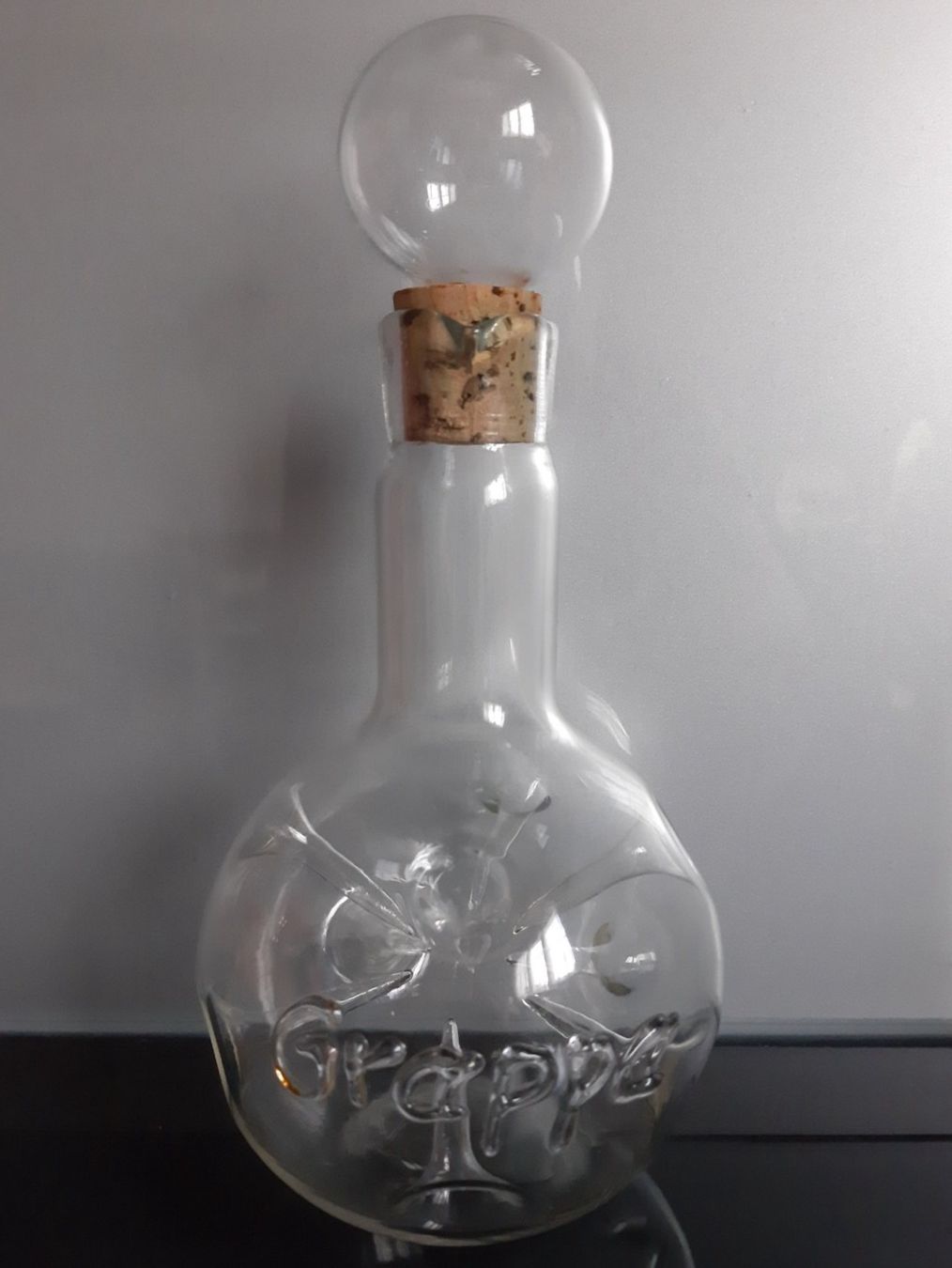 Sonstiges: Schöne Kleine Glas/Kristall   Flasche Grappa. – Gebraucht aus Buchs AG von Cuescu