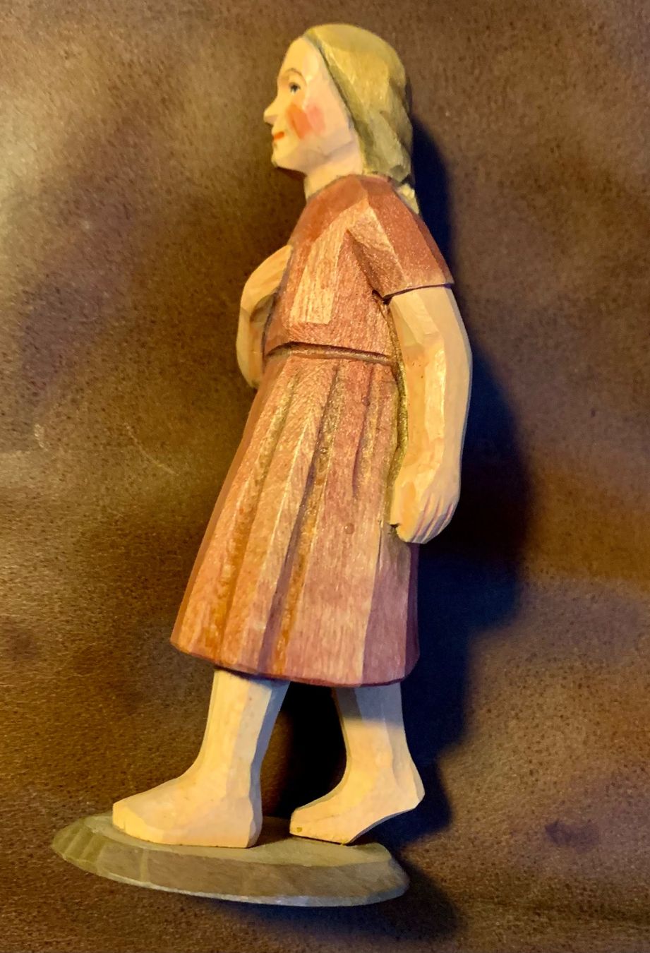 Figurines: Huggler Brienz, schreitendes Mädchen, Holz, Krippenfigur – D'occasion à Kloten par petrol5555