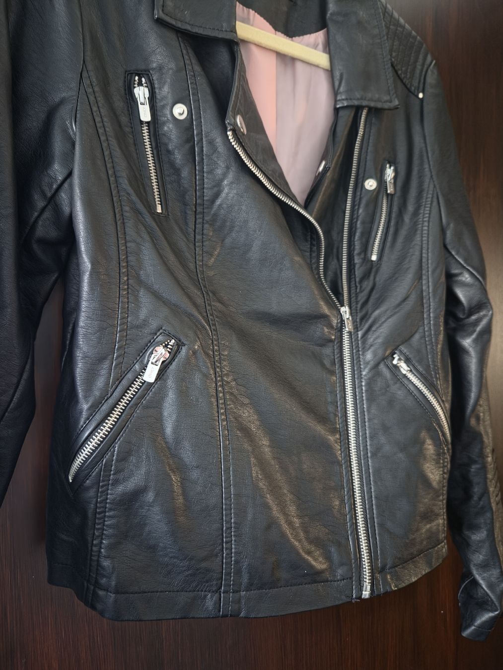 Only Giacche: Schwarze Kunstlederjacke Only Grösse 38 – Usato da Altishofen venduto da tammy05 3