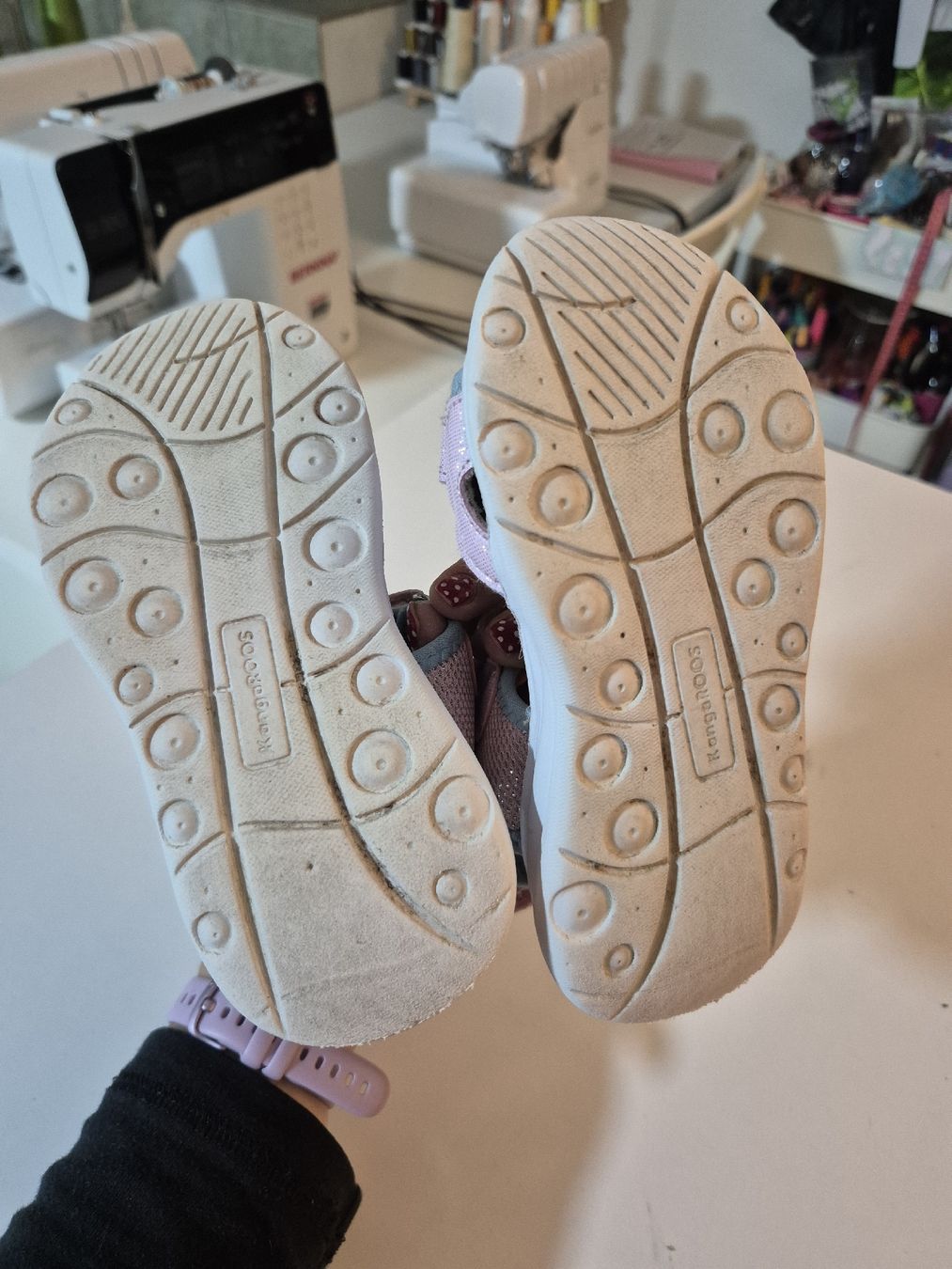 Scarpe per ragazze: Kangaroos Sandalen 26 Mädchen – Usato da Wynigen venduto da La_Talpa 3