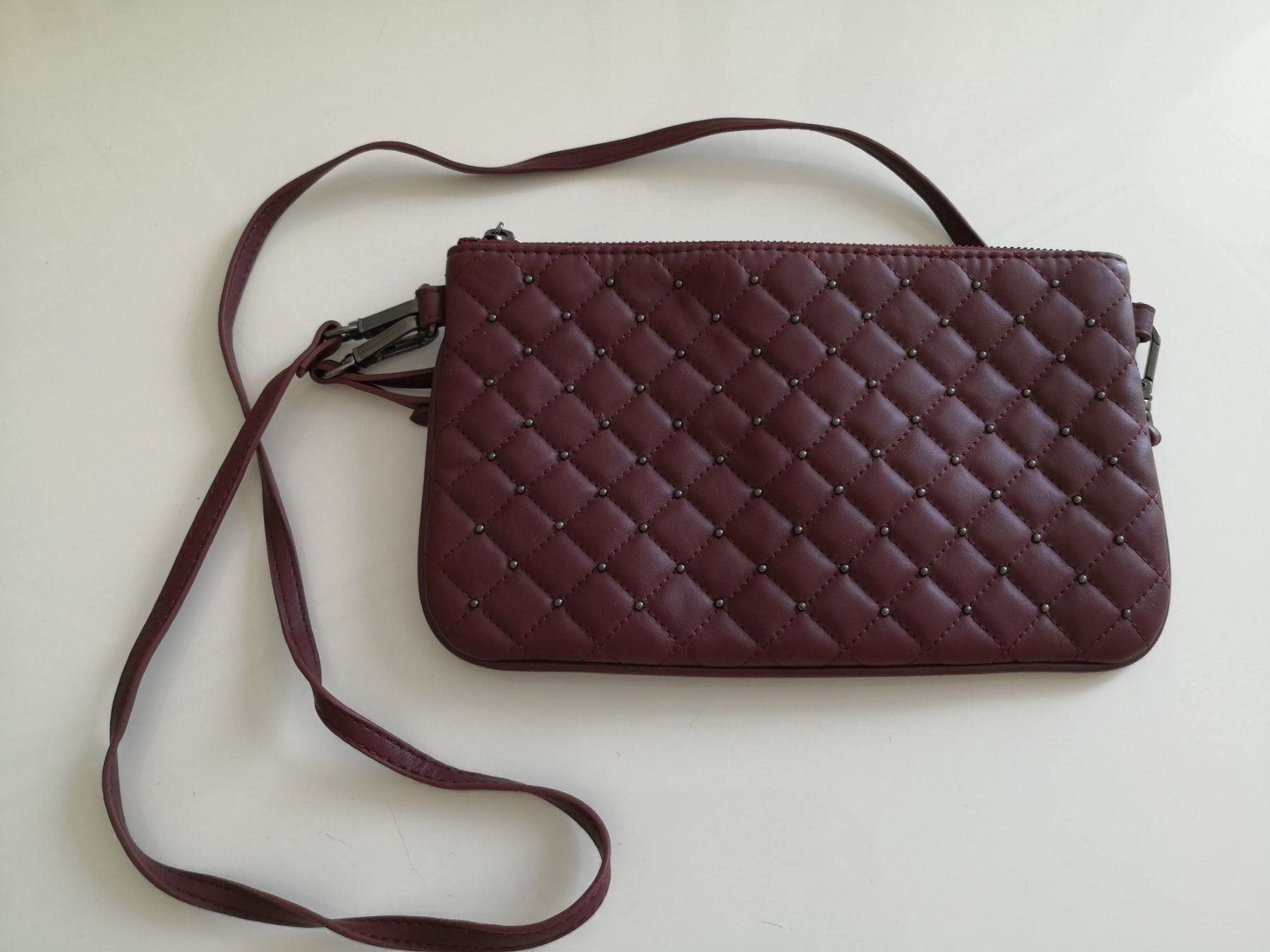 Mango Sacs femmes: 🤩MANGO KUNSTLEDER-TASCHE BORDEAUX & PERLEN – D'occasion à Olten par Naja-Twins-Twins