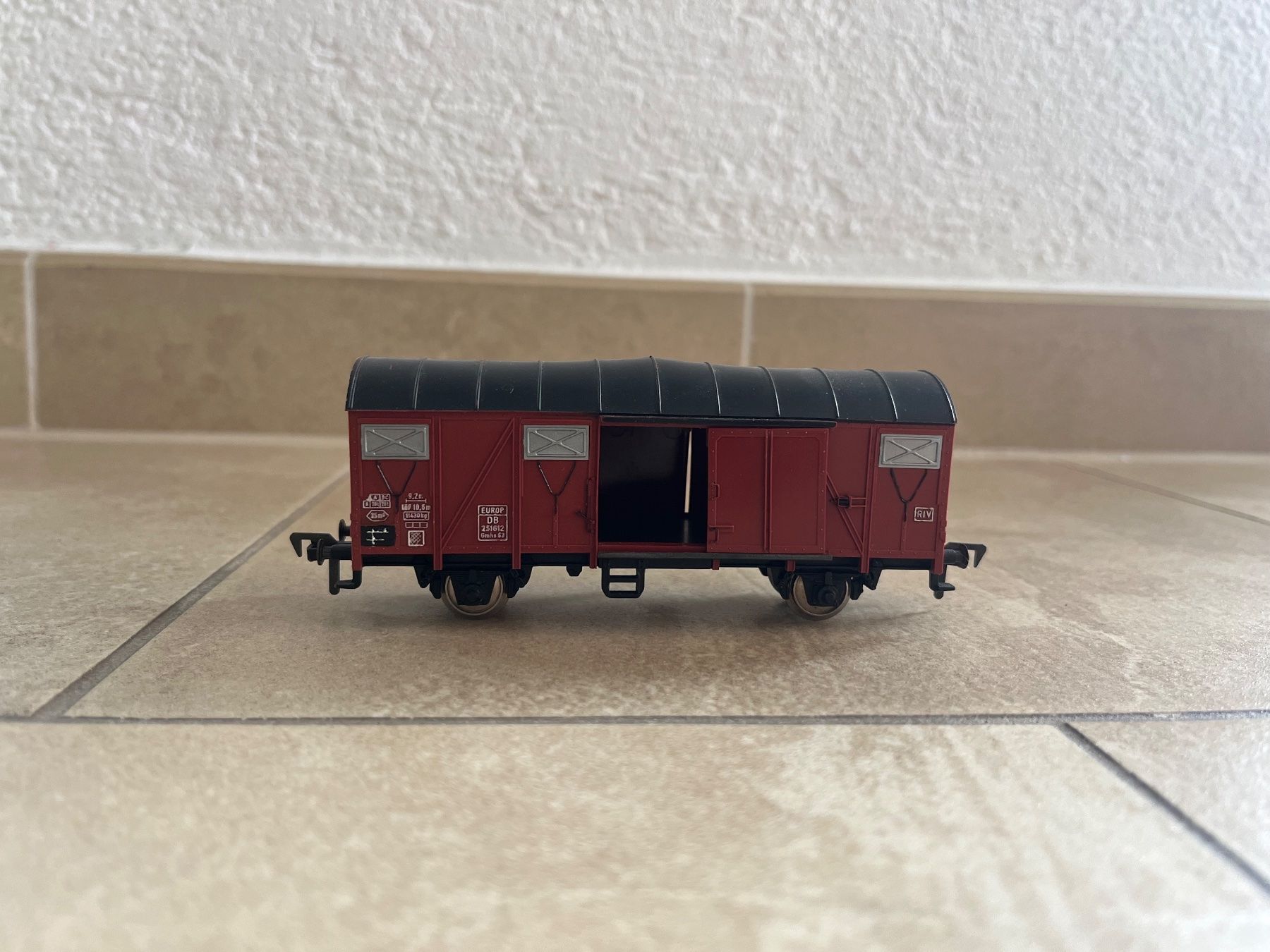 Fleischmann Modelleisenbahnen: Lot de 3 wagons marchandise Fleischmann – Gebraucht aus Gampelen von yoa_7t58 1