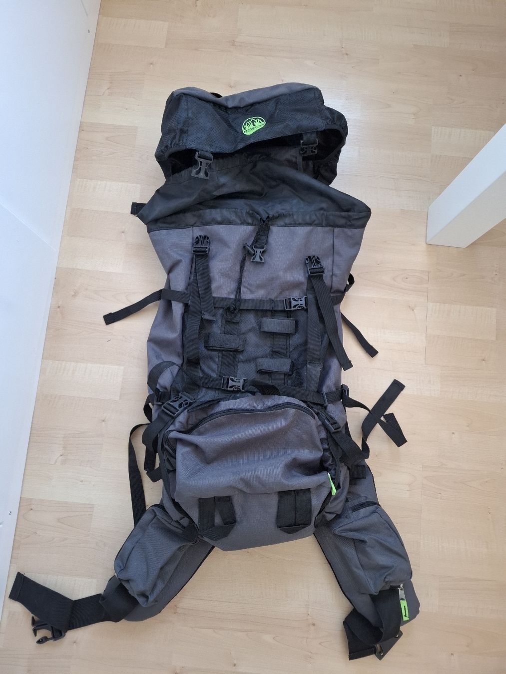 Zaini: Wander-oder Backpacker Rucksack, Versand auch möglich – Nuovo (secondo la descrizione) da Neuenhof venduto da summer_25 2