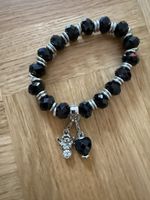Armband schwarze Glasperlen mit Herz- und Engel-Anhänger