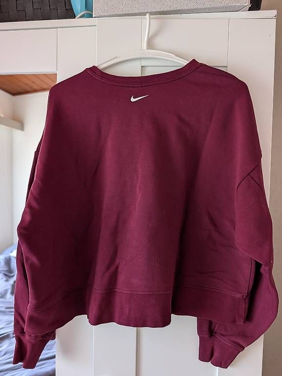 Maglioni & Felpe: Pull Nike femme – Usato da Alle venduto da pau_qb8x 1