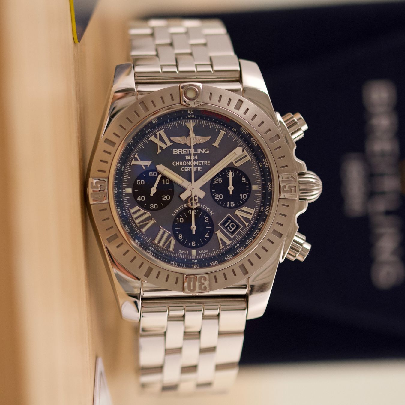 Breitling Orologi: Breitling Chronomat Blue Shell Ltd/ AB01153/ 2022 / Full Set – Usato da Luzern venduto da PrimeSwissTime