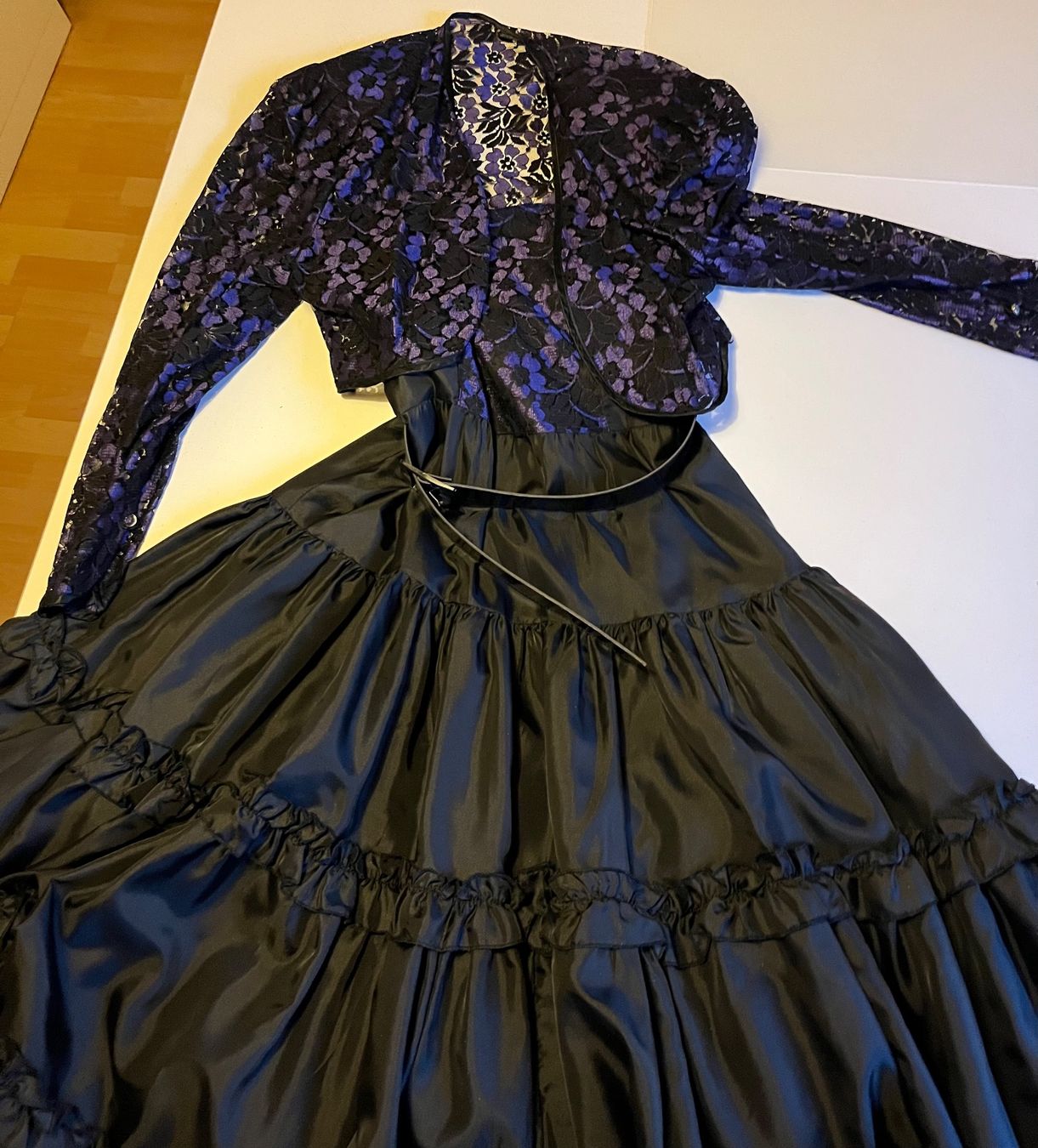 Vestiti: Schwarzes Kleid mit Bolero – Usato da Zürich venduto da coco1211969