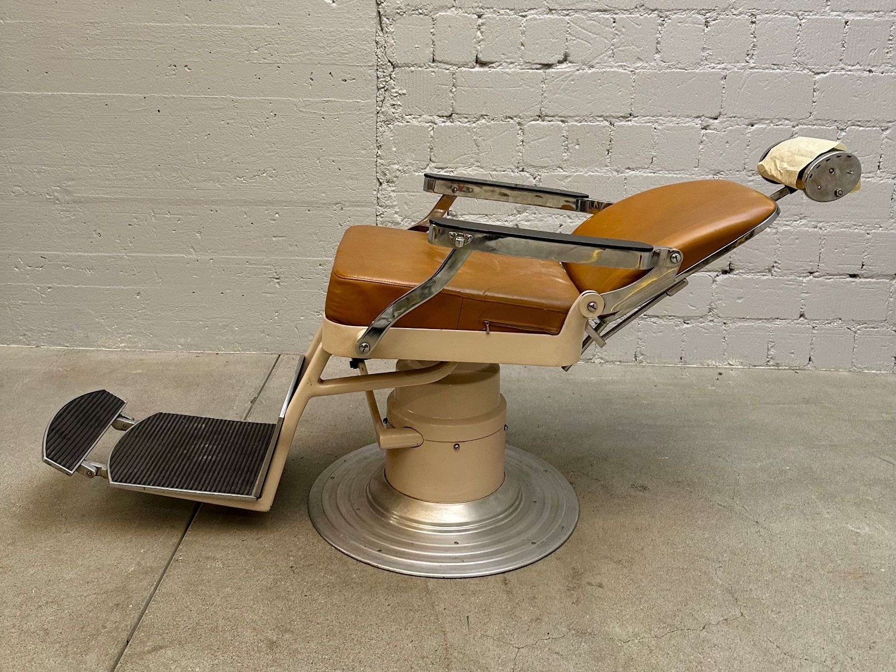 Kosmetik-& Massageliegen: VINTAGE COIFFEURSTUHL – Gebraucht aus Zürich von NIKI777 8