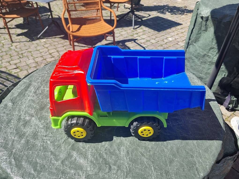 Giocattoli: Lastwagen – Usato da Ennetmoos venduto da Schugge7