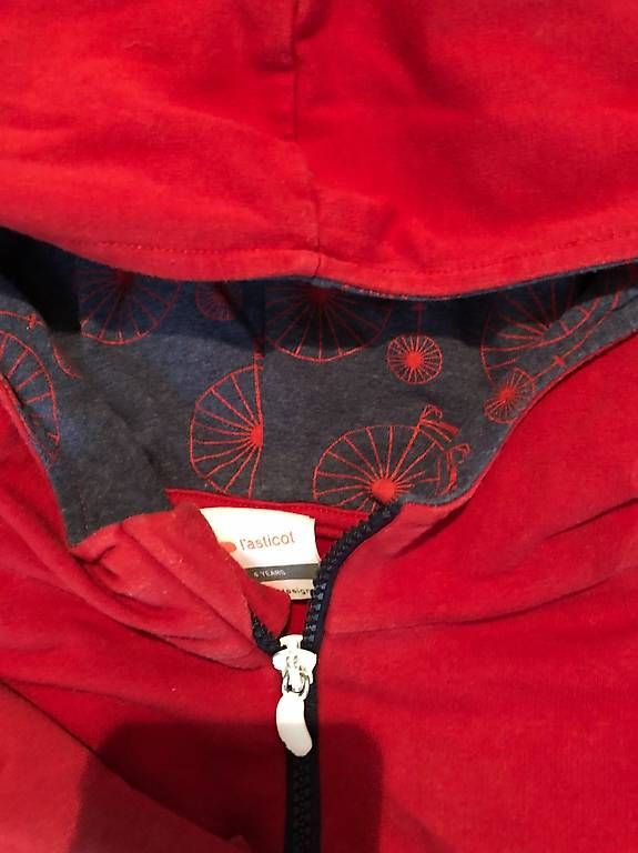 Lotti di vestiti: Ensemble L’Asticot rouge Taille 4 ans – Usato da Petit-Lancy venduto da areyouinterested 1