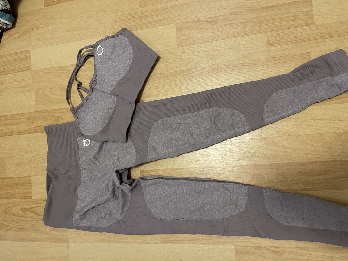 Lotti di vestiti: Sport Set Gr. S, Top und Leggings – Nuovo (secondo la descrizione) da Uzwil venduto da noe_9f9c
