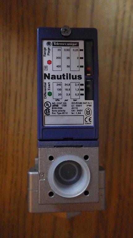 Interruttori: Telemecanique pressure switch 0.25 - 4 bars XMLB004A2S11 – Nuovo e nell'imballaggio originale da Le Noirmont venduto da Lbdesign