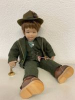 Vintage Stoffpuppe Jäger mit Horn und schönen Details