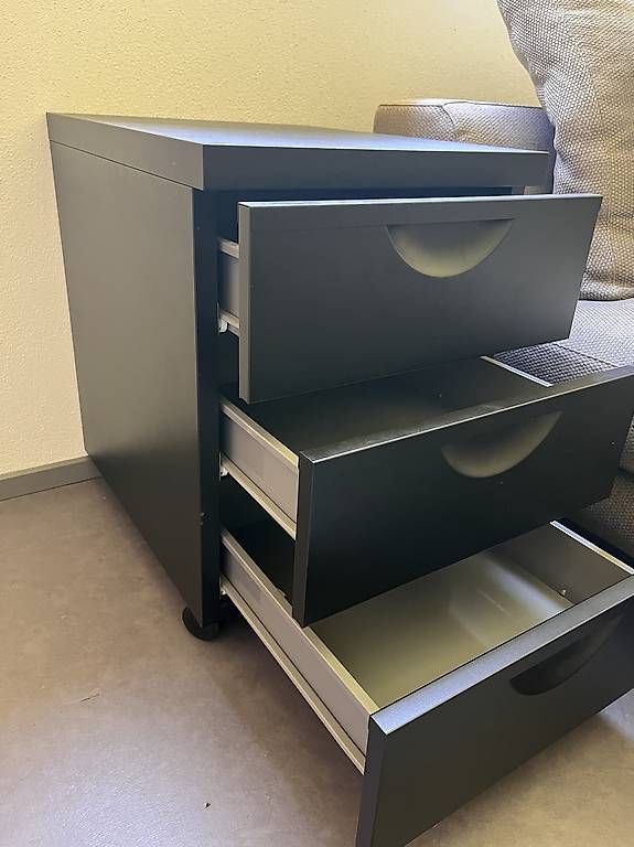 Eléments de bureau: IKEA Bürokorpus – D'occasion à Chur par Ikaros 1