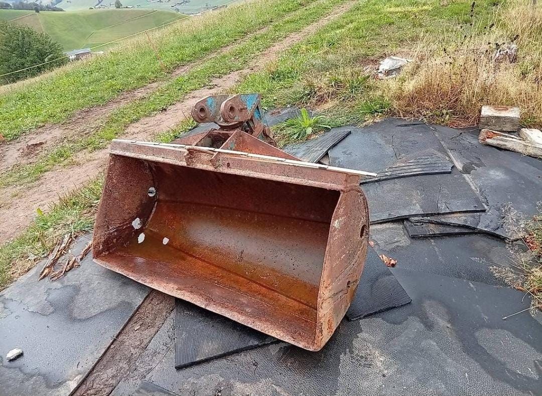 Kaiser Excavateurs: Baggerschaufel Kaiser x 4 – D'occasion à Welschenrohr par Roli226