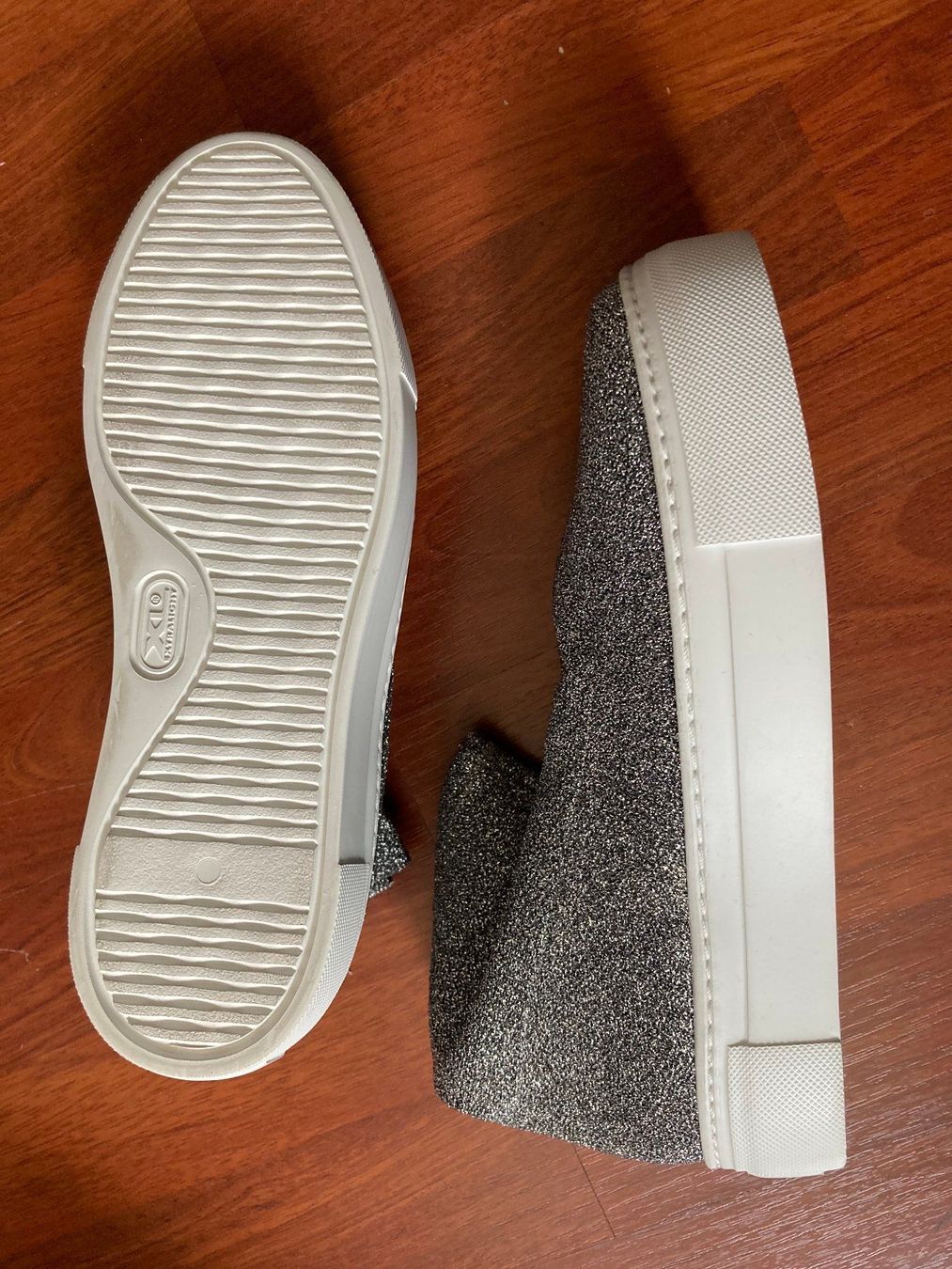 Globus Scarpe da donna: Sneaker silber-glänzend Stoff bequem – Nuovo e nell'imballaggio originale da Unterseen venduto da amj_zz7j 3