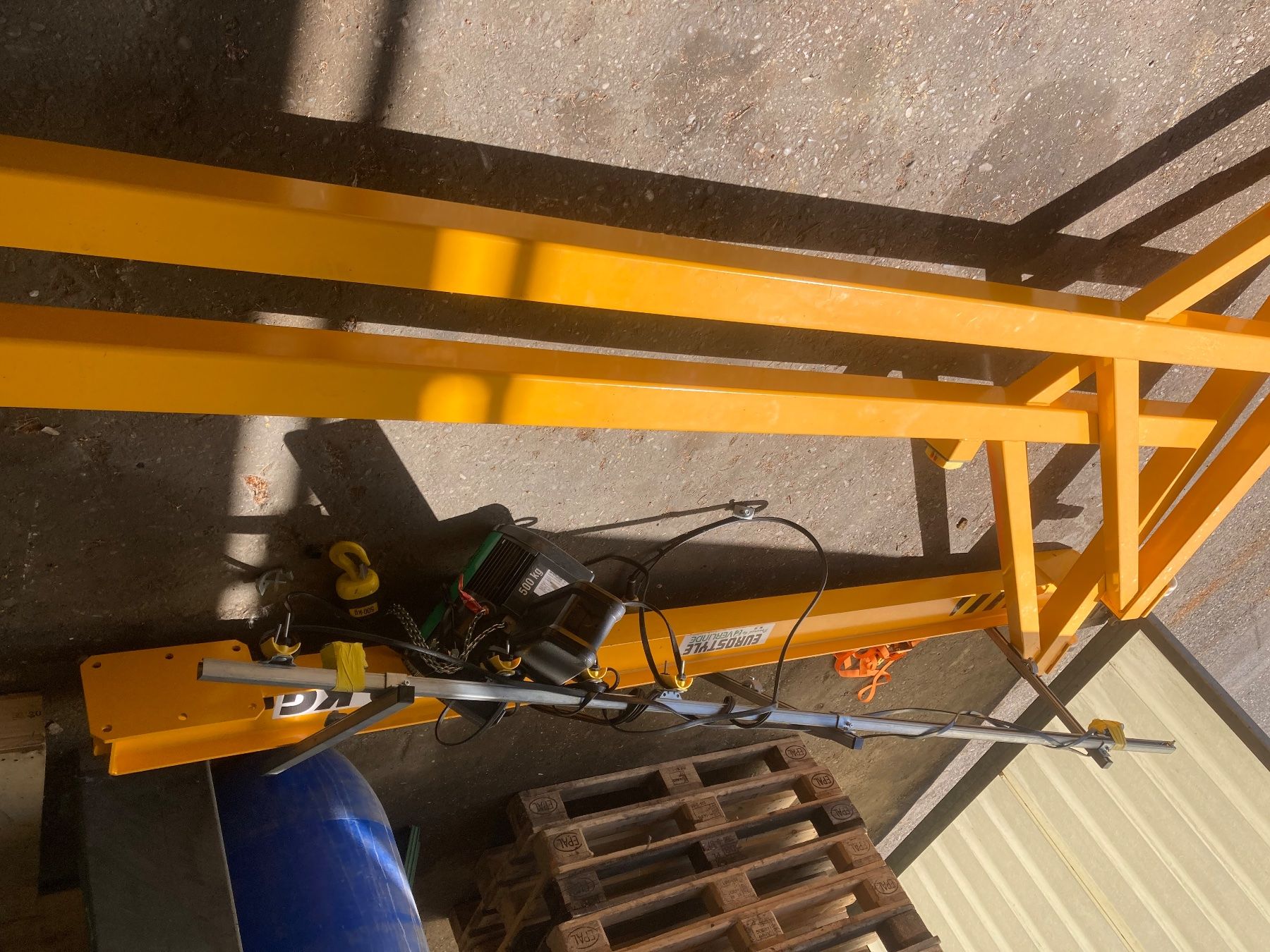 Grues: Mobiler Kran 500Kg – D'occasion à Messen par Auktion-85 2