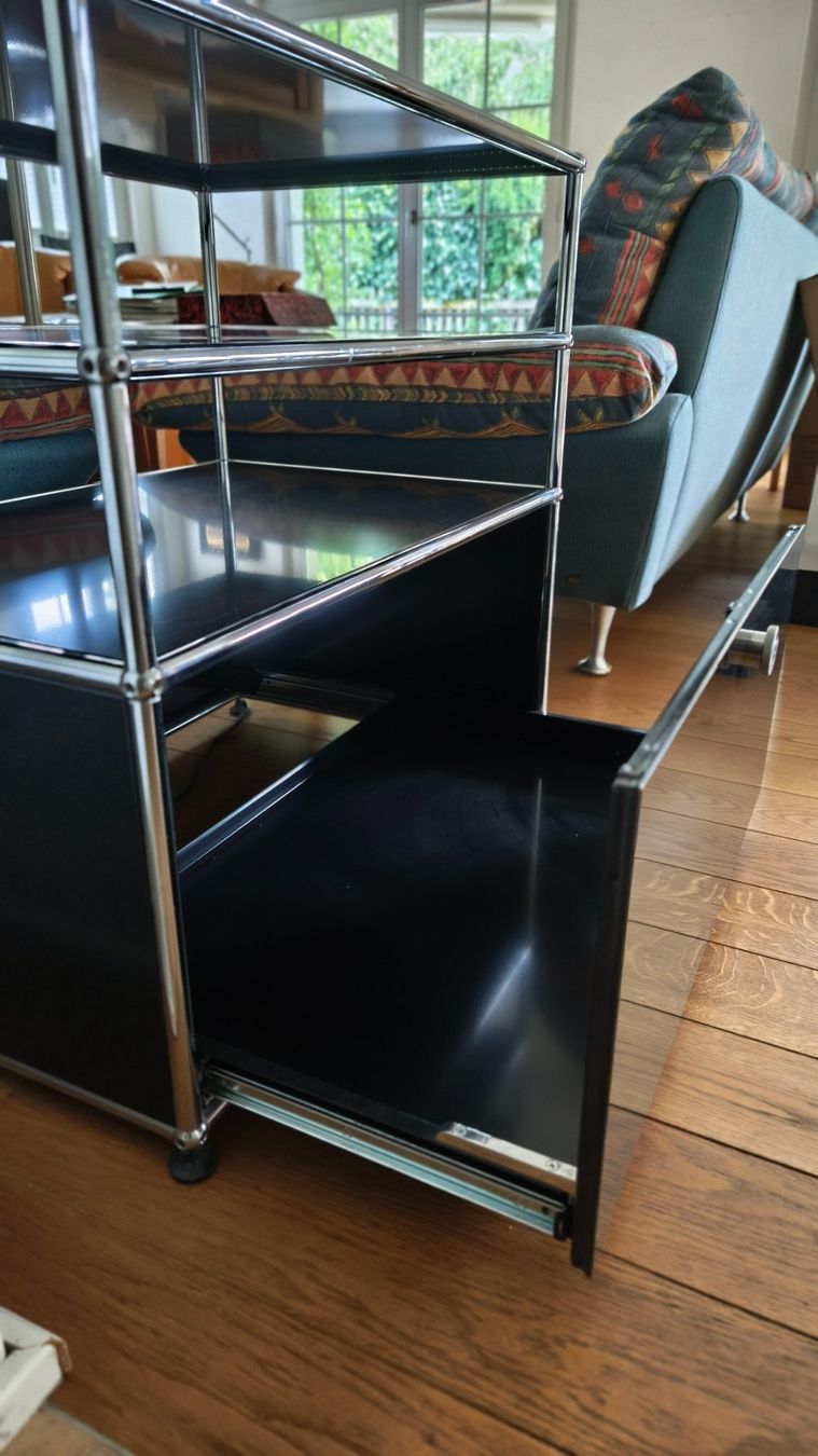 USM Scaffali: USM Haller Gestell schwarz mit Schublade – Usato da Thun venduto da kisc93 2