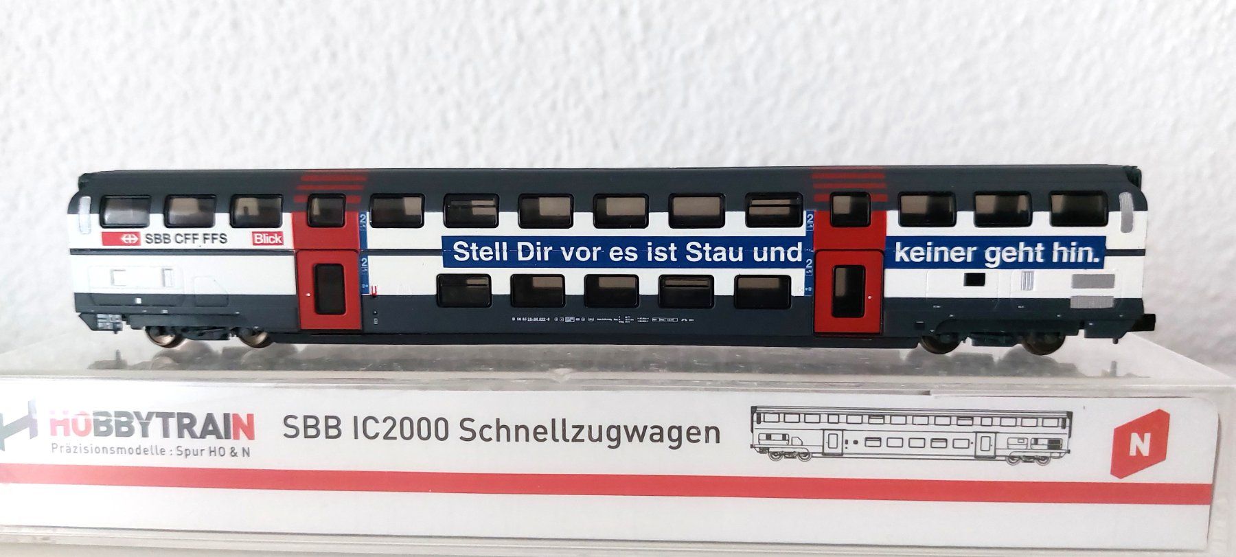 Hobbytrain Modellini di ferrovie: Hobbytrain SBB IC2000 2.Klasse " Stauwagen " – Nuovo (secondo la descrizione) da Biberist venduto da Ntrains