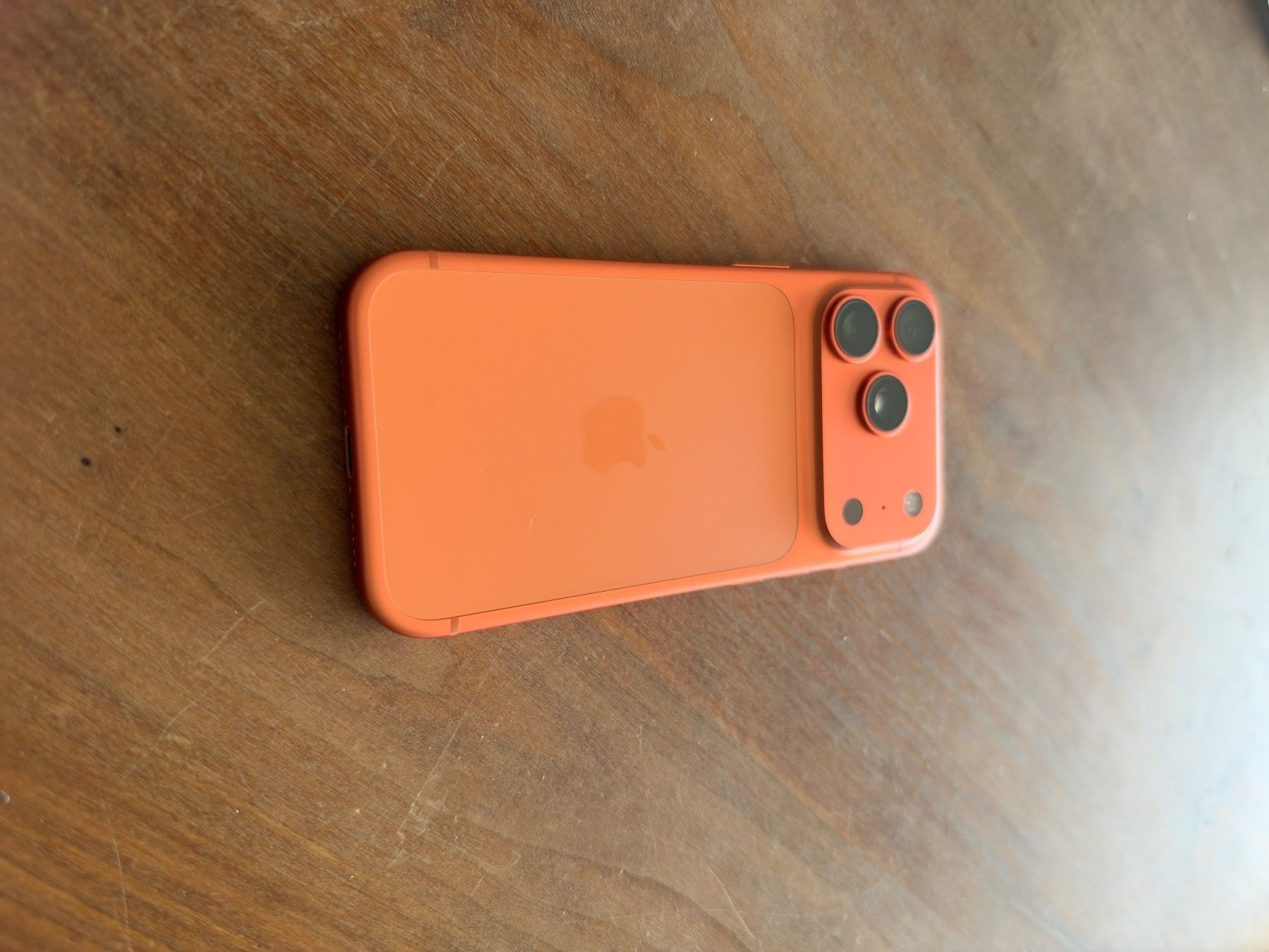 Apple Telefoni cellulari / Smartphones: iPhone 17 Pro, 256 GB, Cosmic Orange – Usato da Männedorf venduto da iSuisse