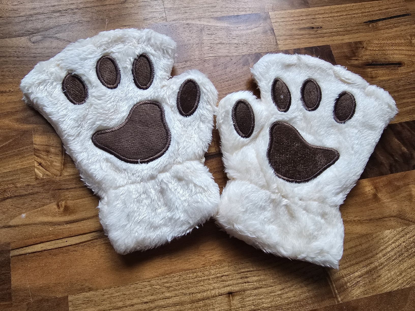 Abbigliamento: Fingerlose Pfoten Handschuhe   – Nuovo e nell'imballaggio originale da St.Peterzell venduto da the2ndchance