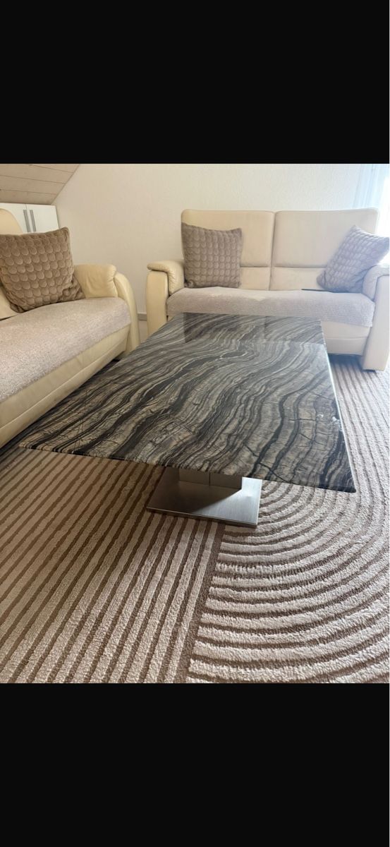Tische: Couchtisch Marmor grau Metallfuss rechteckig – Gebraucht aus Kirchdorf AG von S.I.. 2