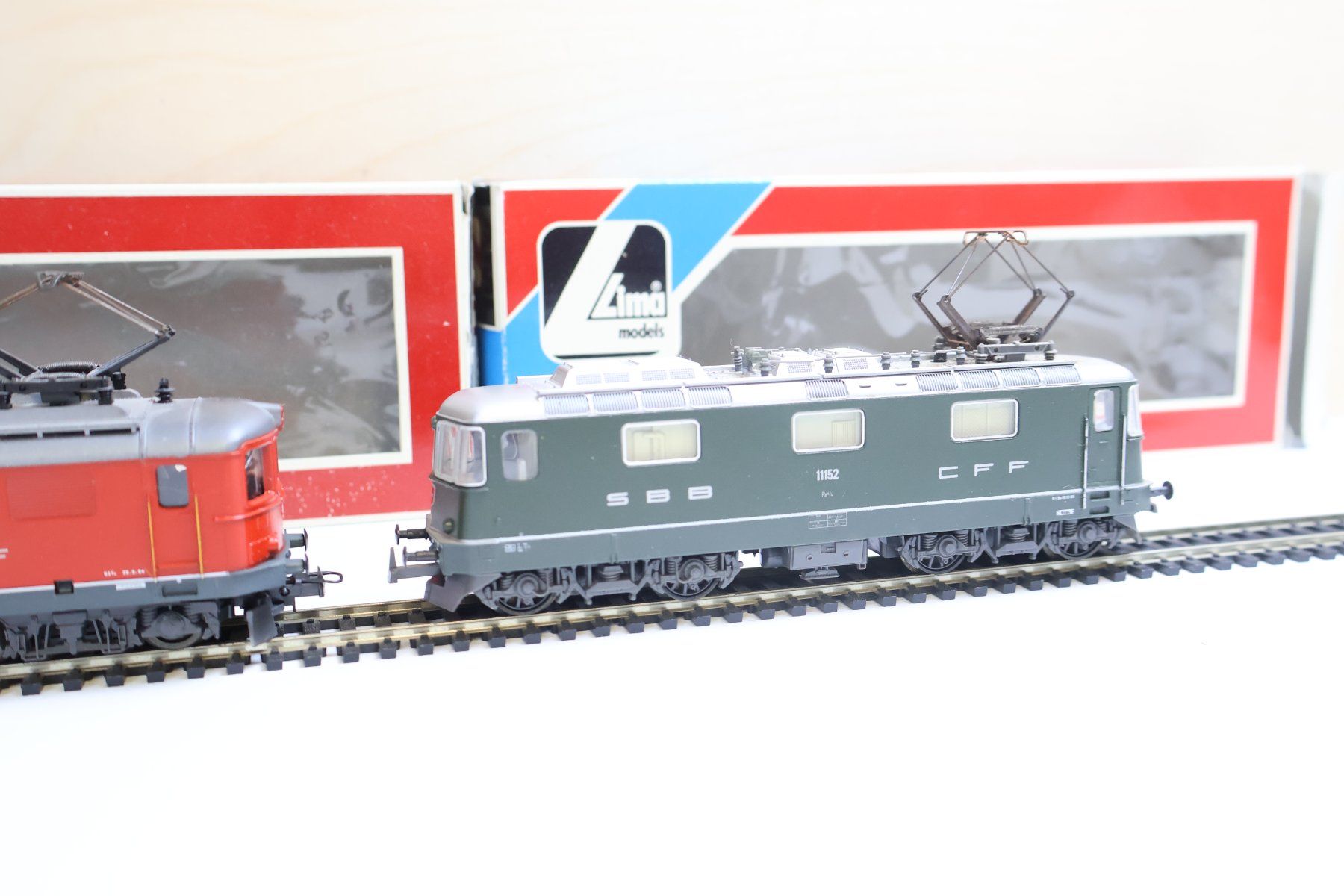 Lima Modellini di ferrovie: Lima Doppelpack 2 x SBB Re 4/4 E-Lok H0 DC - Schöne Modelle – Usato da Winterthur venduto da Monstera 5