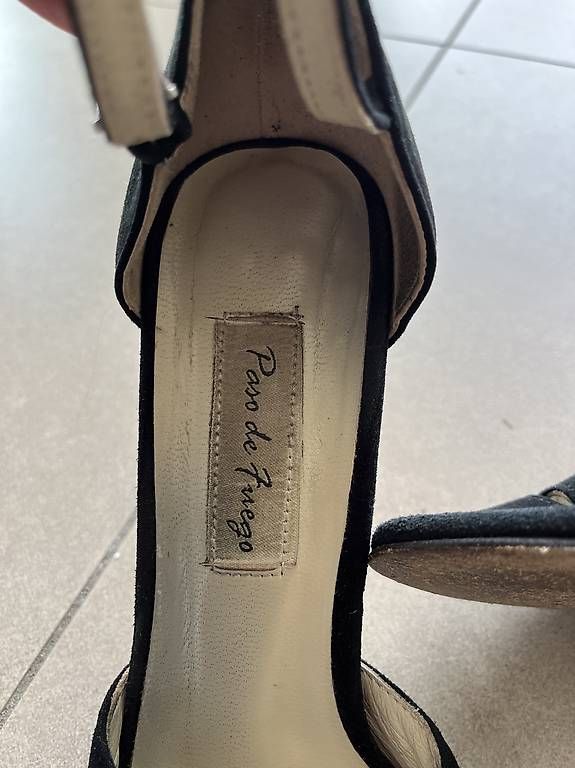 Scarpe da donna: Tanzschuhe schwarz Wildleder Grösse 40 – Usato da Zürich venduto da cel_cw9k 2