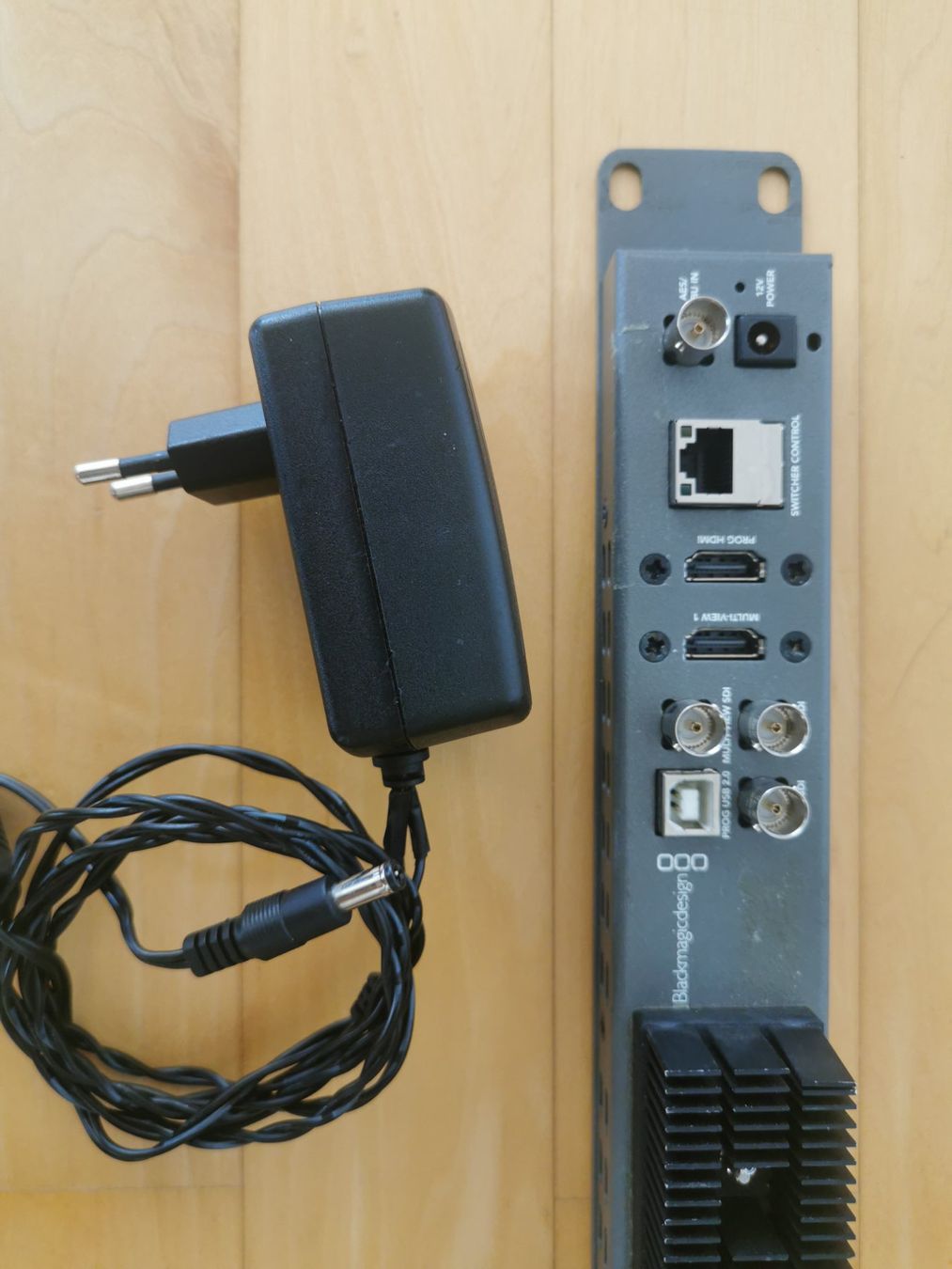 Blackmagic Console di mixaggio: Blackmagic Design ATEM Television Studio – Usato da Speicher venduto da joreim 4