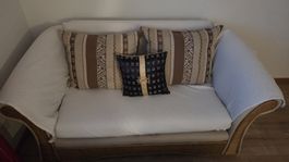 Schlafsofa beige ausziehbar mit Gebrauchsspuren