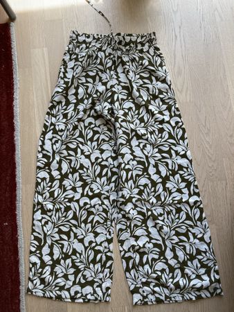 fabrikneue Sommerhose, Gr. 38