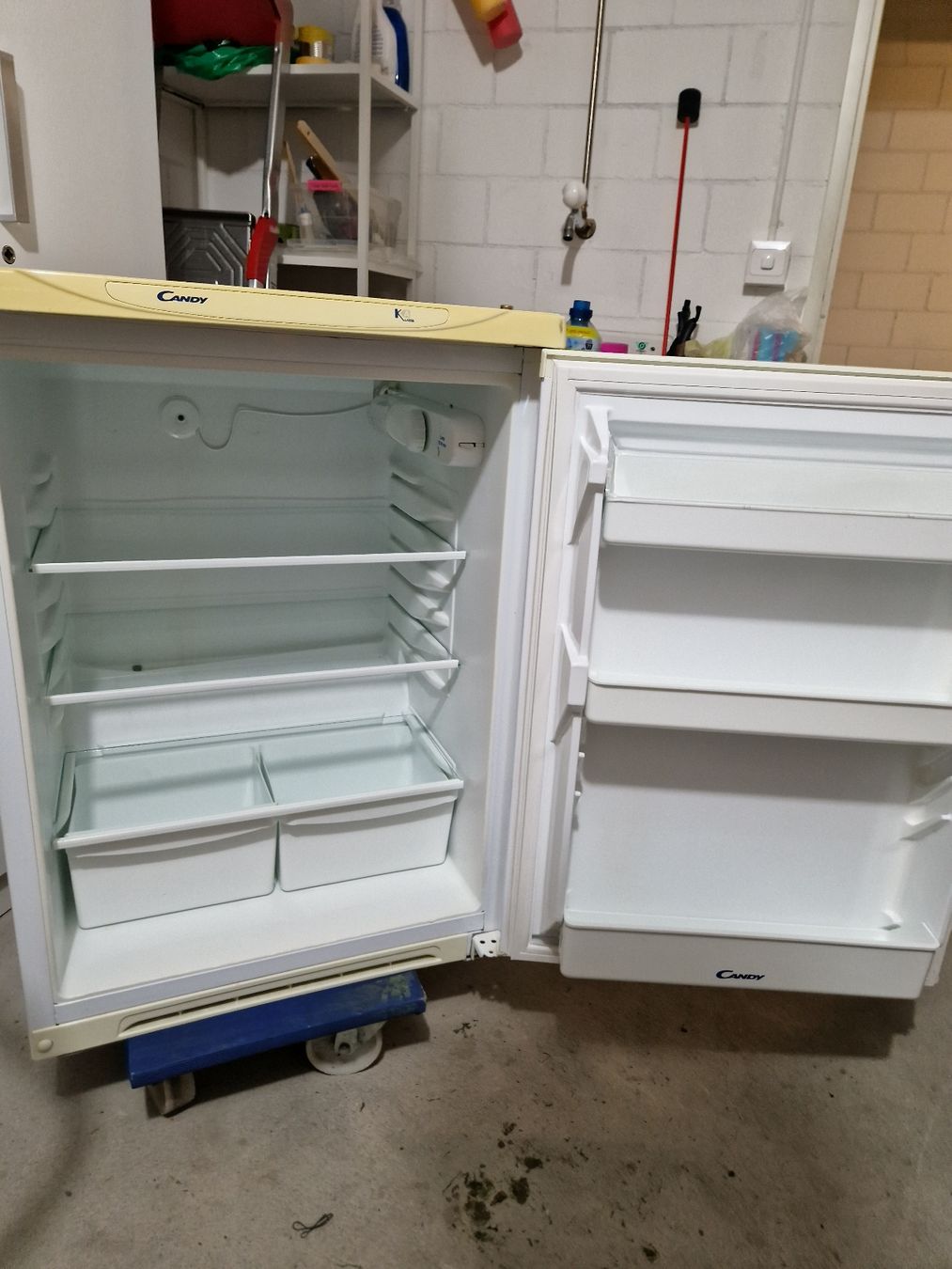 Candy Frigoriferi: Candy Kleiner Kühlschrank weiss – Usato da Winkel venduto da Luukas.81 3