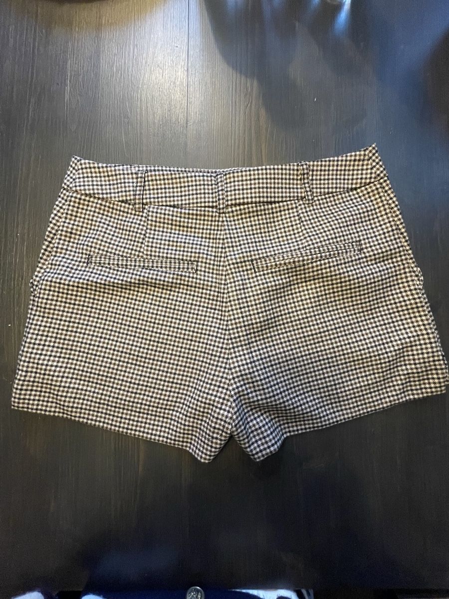 H&M Pantaloni: Shorts autunnali – Usato da Chiasso venduto da vik_pd2h 1