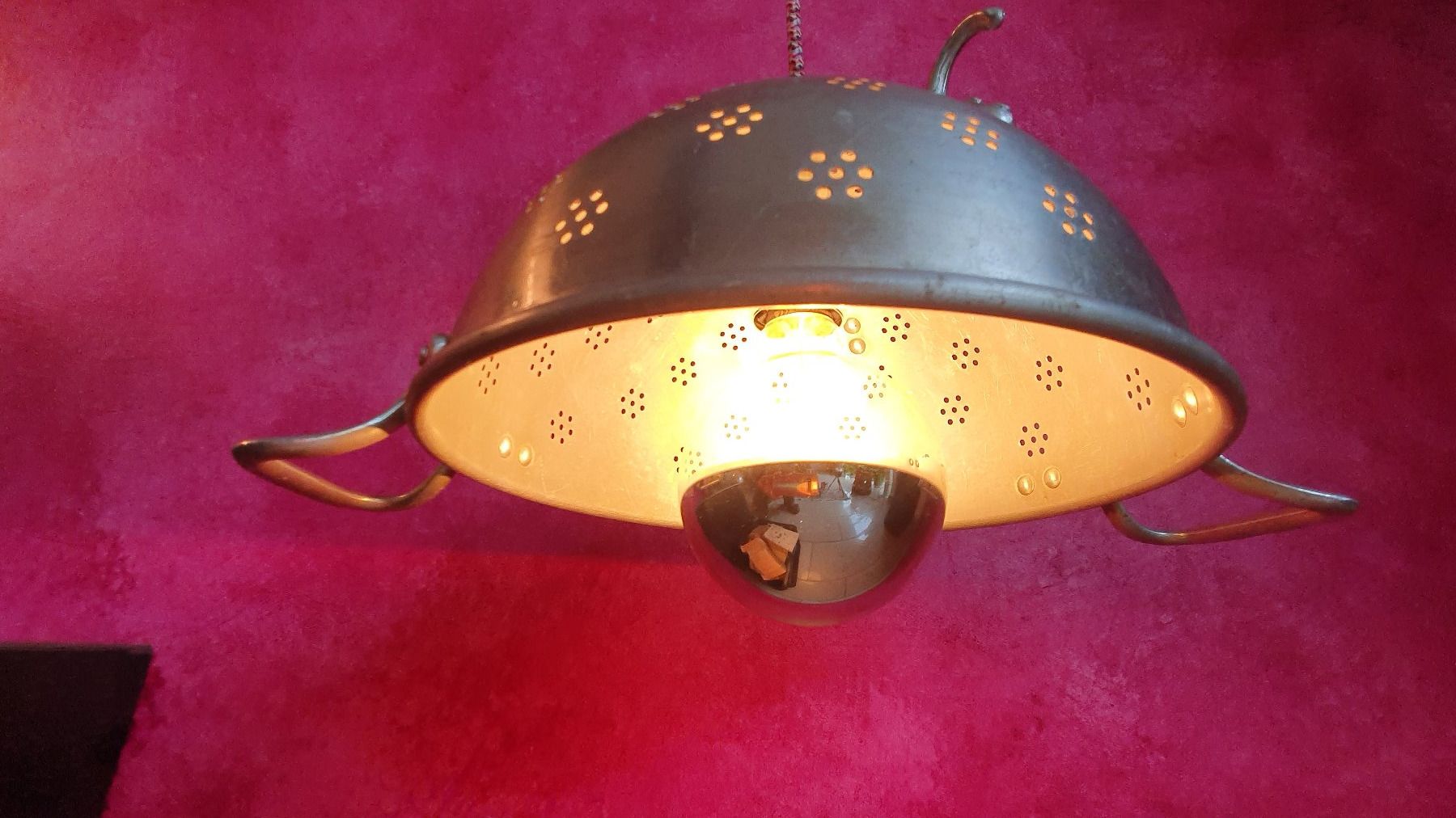 Lampen: Upcycling Löcherbecken Hängelampe – Gebraucht aus Biberist von stang4eva 5