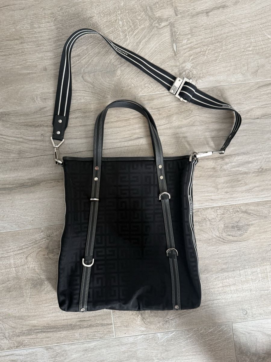 Givenchy Borse da donna: Sac - Givenchy - toile noire monogrammée  – Nuovo (secondo la descrizione) da Neuchâtel venduto da Blek7 1
