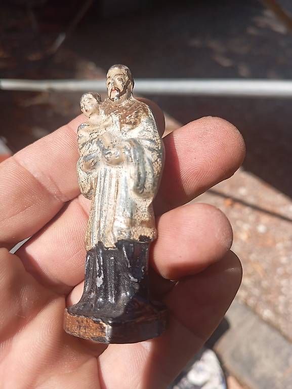 Skulpturen & Statuen: Kleine Heiligenfigur Mann mit Kind alt bemalt. – Gebraucht aus Basel von Petergunn 2