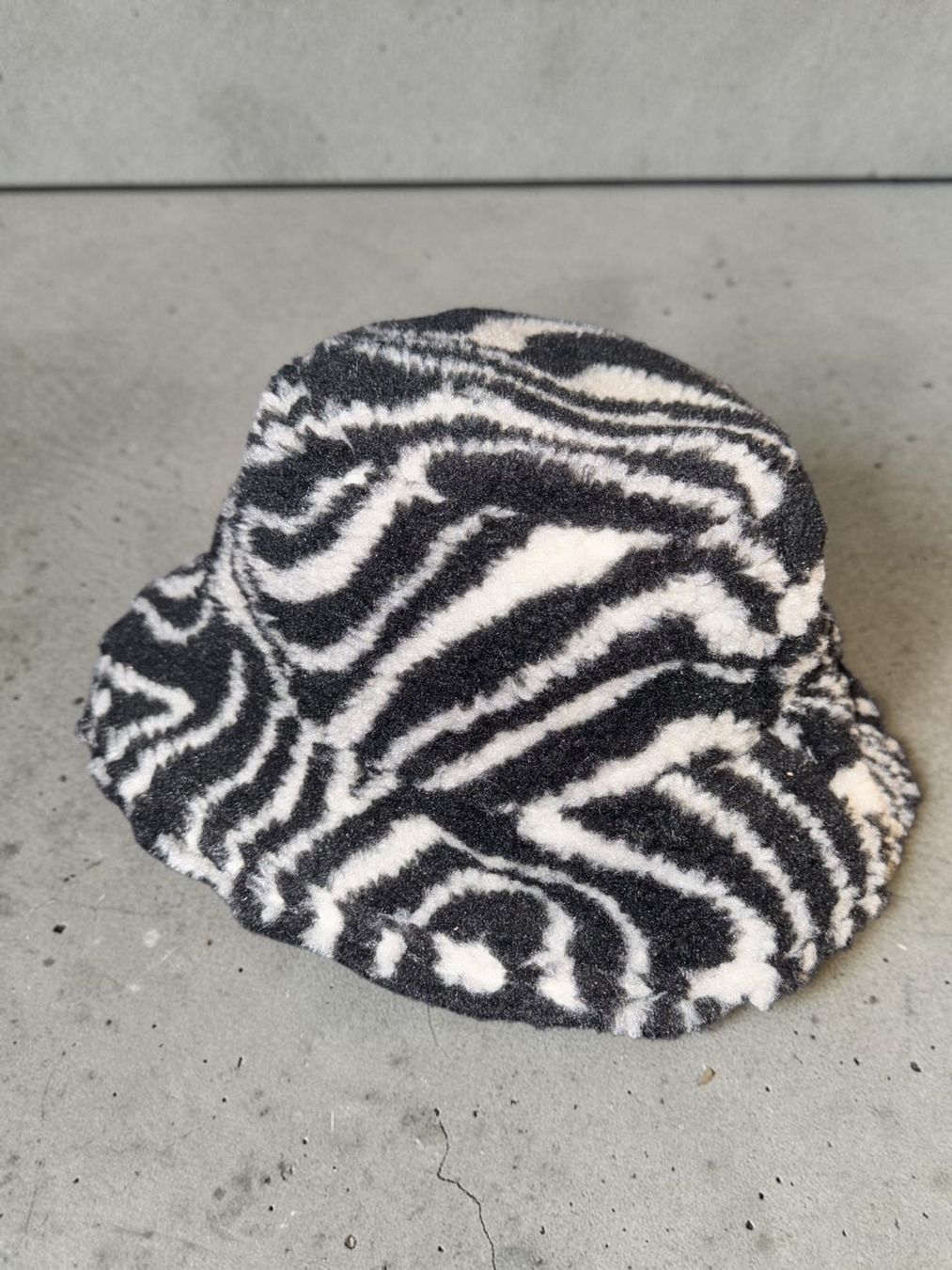 Copricapi, berretti & cappellini: WOUF Bucket Hat Zebra Neu mit Etikett – Nuovo e nell'imballaggio originale da Bern venduto da MissionAusmisten 1