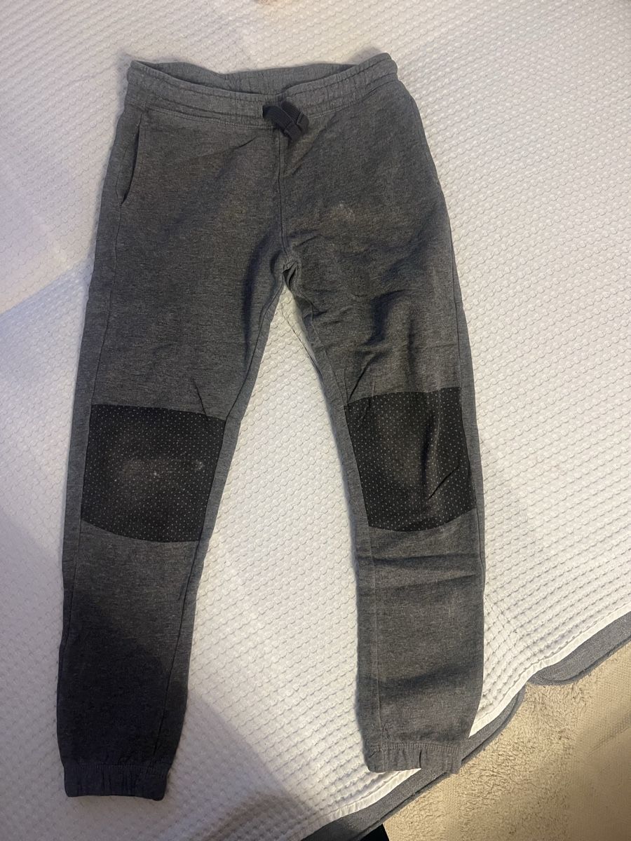 Pantaloni: OVS TRAINERHOSE GR 152 – Usato da Basel venduto da theo-g77
