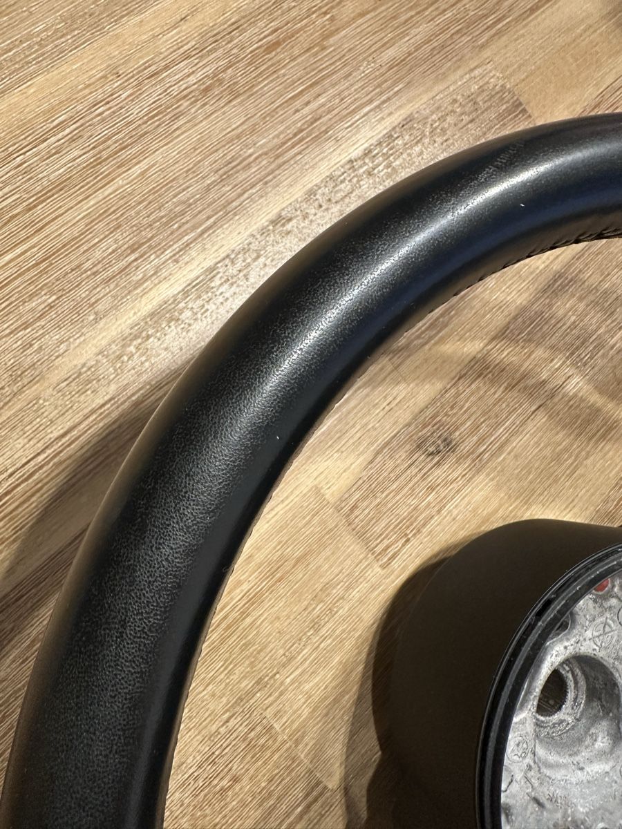 BMW Tutti pezzi di ricambio auto: BMW M Lenkrad Leder M-Performance – Usato da Zeiningen venduto da luc_z8vd 4