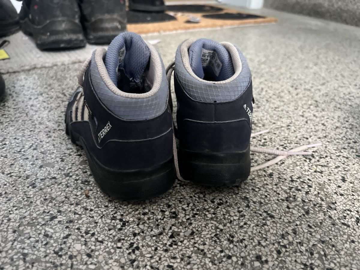 Adidas Scarpe per ragazzi: Adidas Terrex Wanderschuhe Gr. 27, Top Zustand! – Usato da Gümligen venduto da mrs_me 1
