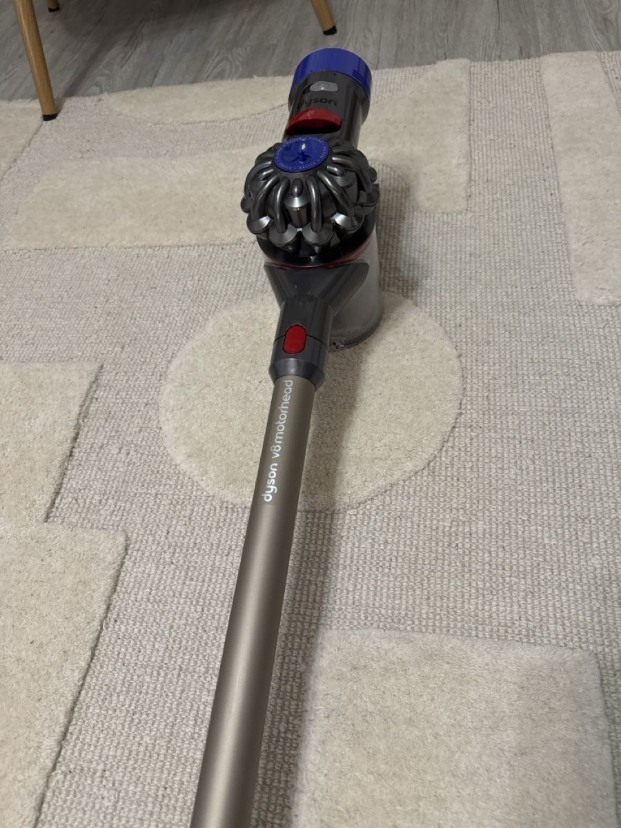 Dyson Staubsauger & Zubehör: Dyson V8 Motorhead vacuum cleaner – Gebraucht aus Täsch von HelderPinto 3